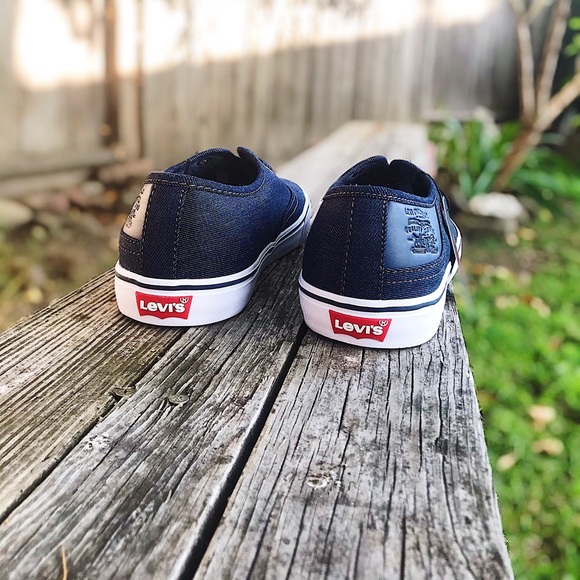 Levi’s denim shoes-black leather Levi patch - Picture 2 of 3